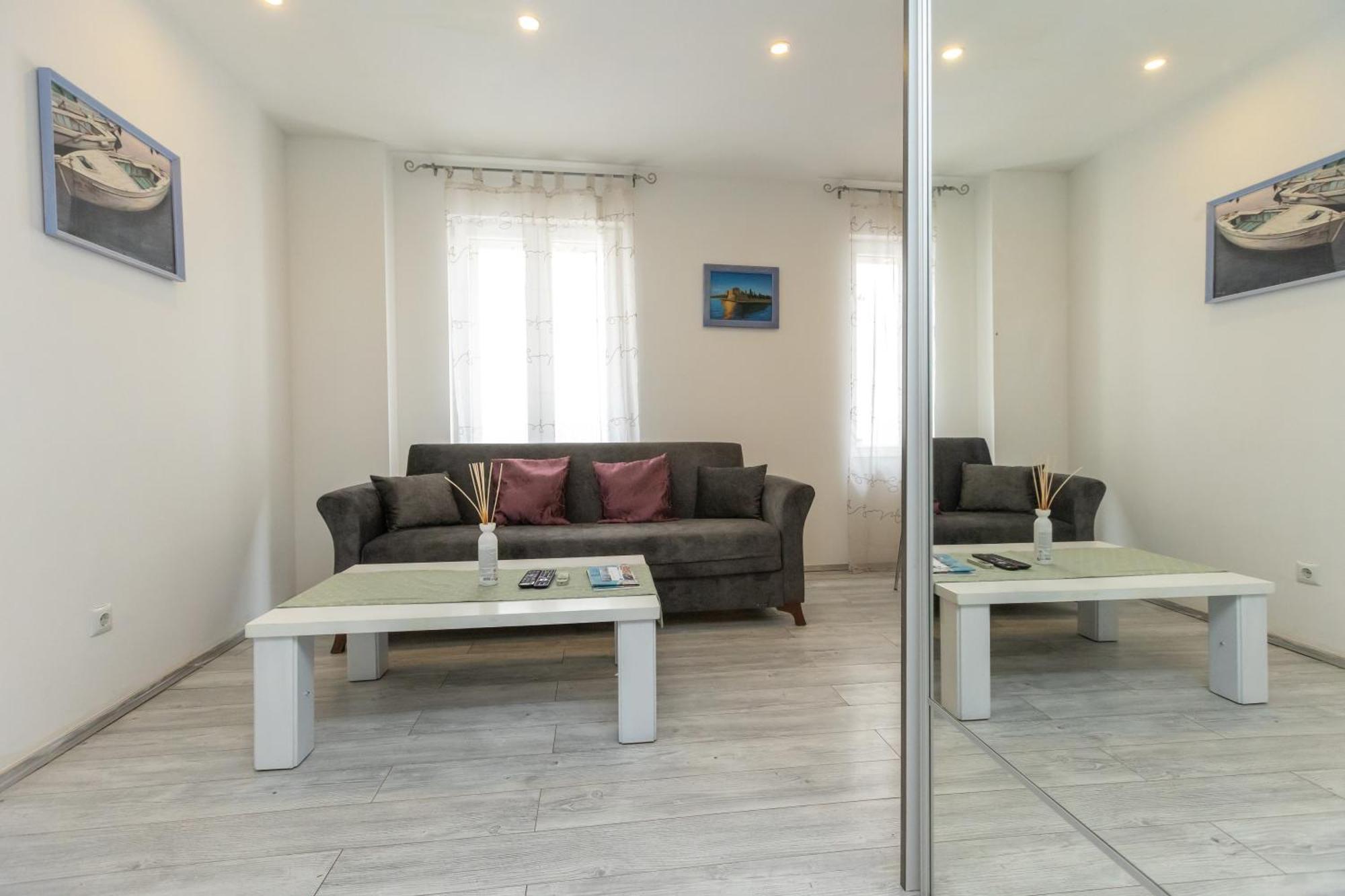 Alpha Loft 1Br Apartment In Center ซาดาร์ ภายนอก รูปภาพ
